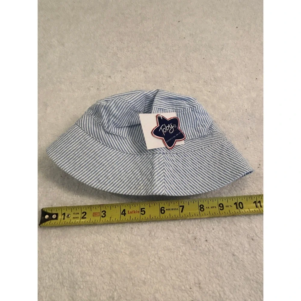 Toby blue white